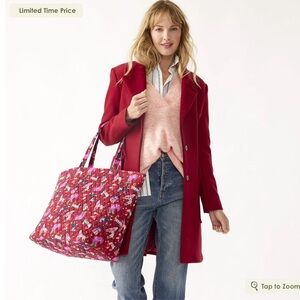 🐾❤️VERA BRADLEY Essential Grand Tote
Holiday Hounds Limited Edition